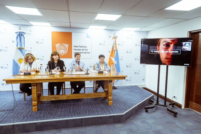 Becas y Fábricas de Talentos