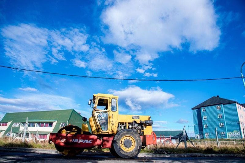  Personal municipal realizó tareas de mantenimiento en calle Luis Vernet