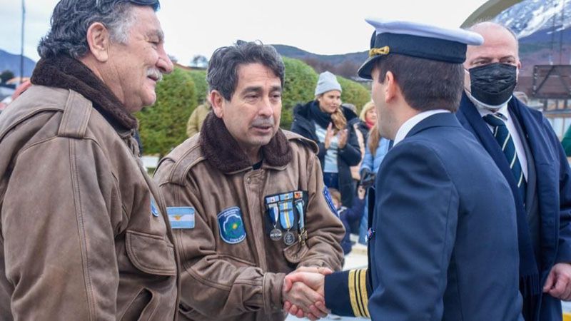  Arias acompañó el aniversario del Bautismo de Fuego de la Fuerza Aérea Argentina