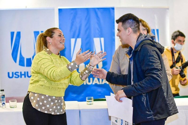 La Municipalidad entregó créditos a Asociaciones y Cooperativas