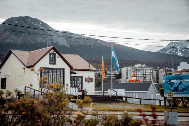 Personal municipal reparó el Espacio Pensar Malvinas