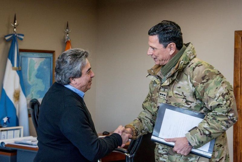 Becerra recibió al Delegado del Ejército Argentino en Tierra del Fuego