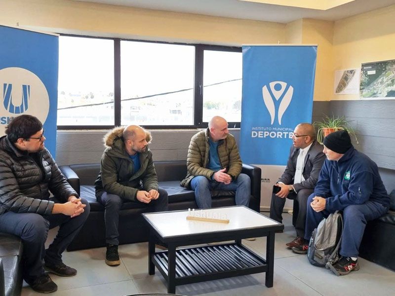 Nadadores de Aguas Frías participarán de los festejos por la Noche Más Larga