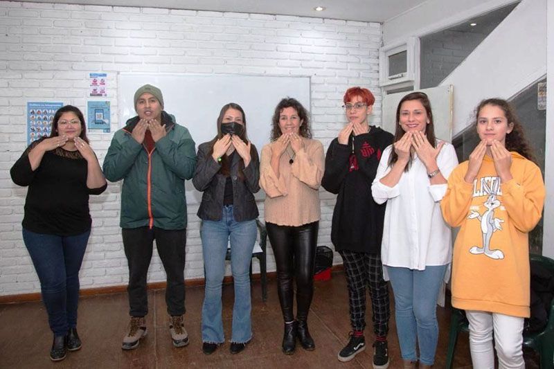 Continúa el taller de Lengua de Señas para vecinos de Ushuaia