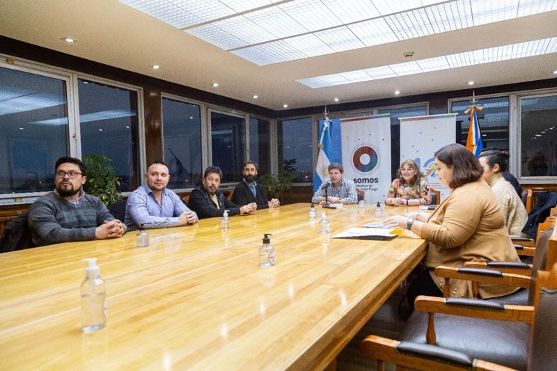 Gobierno impulsa la conexión a la red de gas de más de 800 familias