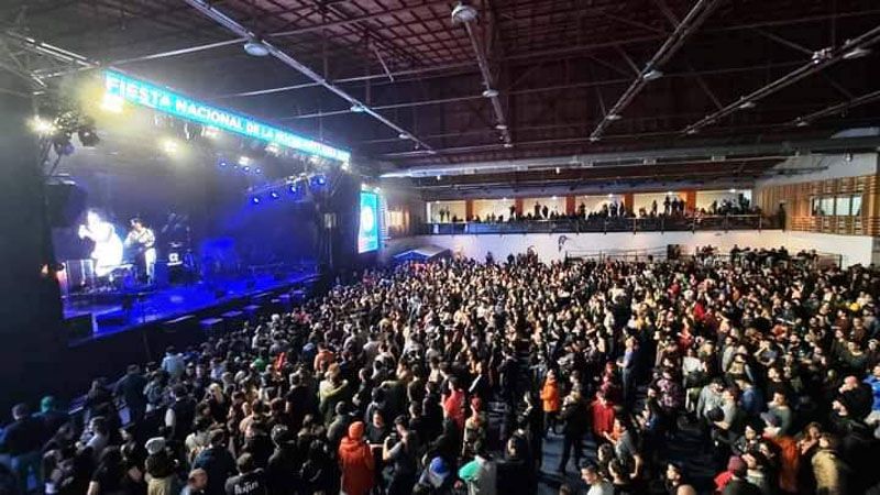 Multitudinario inicio de la Fiesta Nacional de la Noche Más Larga 