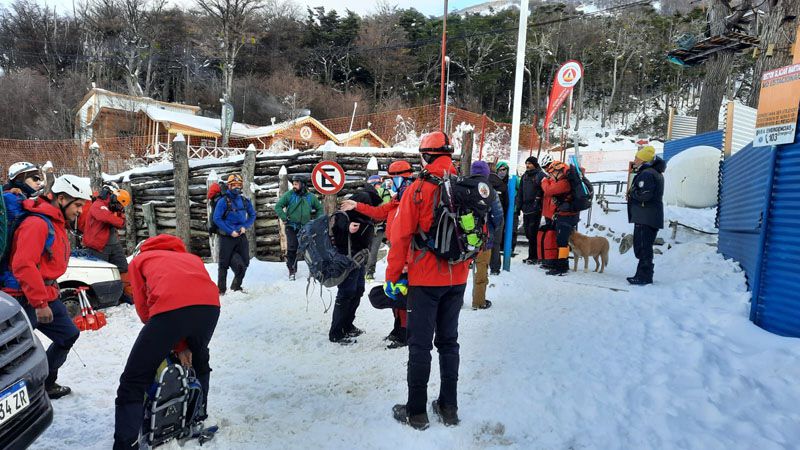 Rescatan a esquiadora que resultó herida tras una avalancha