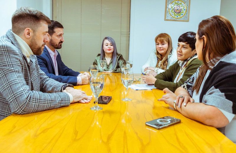 La Provincia firmó un convenio en busca de prevenir el Grooming