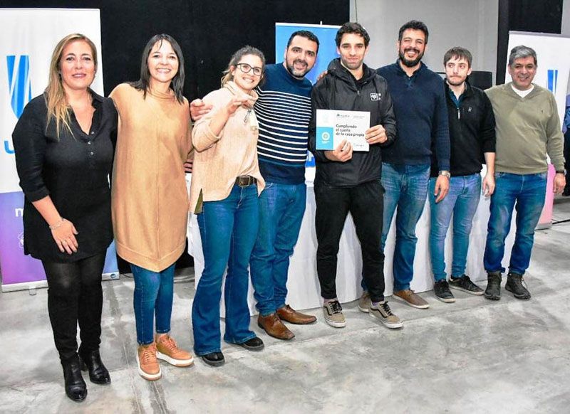 Vuoto entregó viviendas y créditos para la construcción a familias de Ushuaia