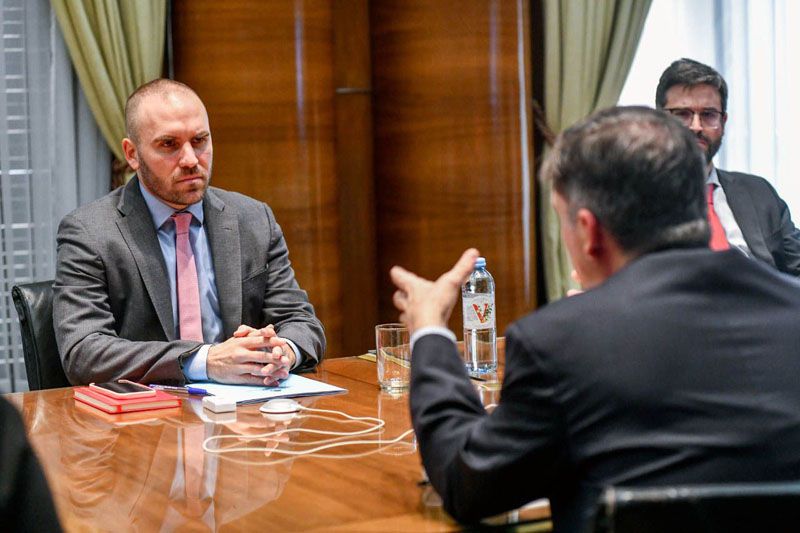 Guzmán viaja a Francia para avanzar en la renegociación del acuerdo con el Club de París