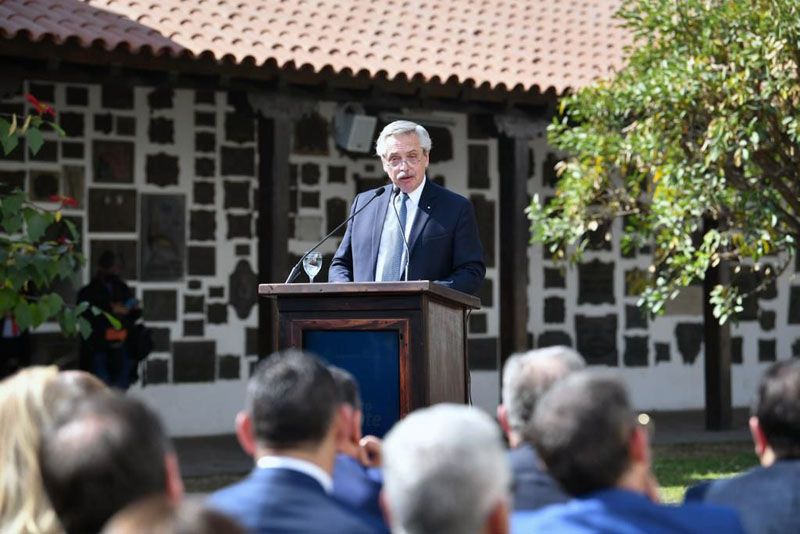 Alberto Fernández denunció una "embestida de grupos concentrados" y afirmó que "no hay futuro político sin unidad"