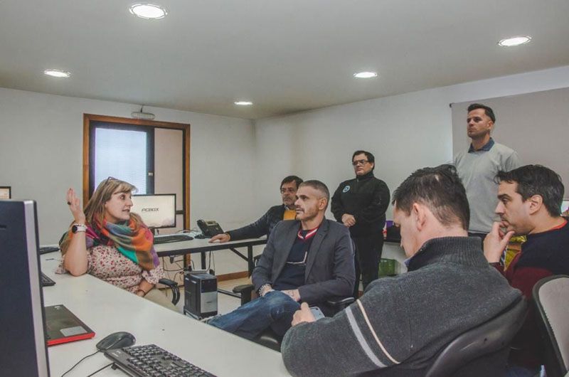 Romano recorrió el Centro de Monitoreo de Defensa Civil Municipal