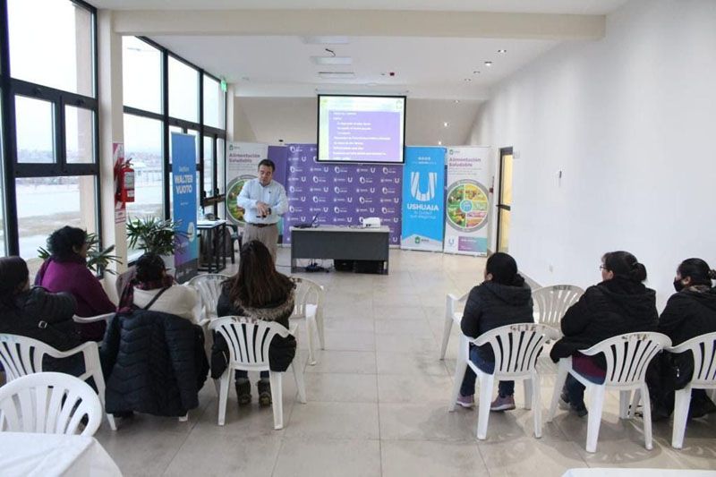 Continúan las capacitaciones para emprendedoras locales del rubro gastronómico