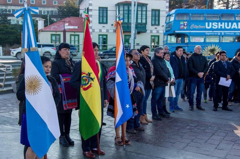 La Municipalidad acompañó el 197º aniversario de la Independencia de Bolivia