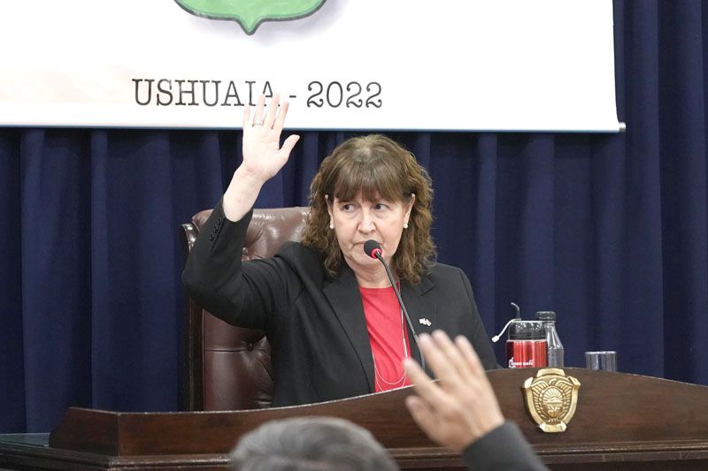 Convencionales giraron a comisión los proyectos de reforma, en una extensa sesión