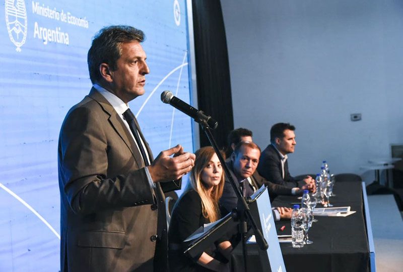 Massa anunció incentivos cambiarios y facilidades aduaneras para el desarrollo de Vaca Muerta