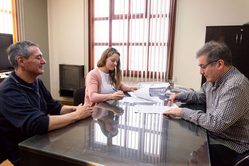 Contrato para suministro eléctrico al Barrio Empleados Judiciales 