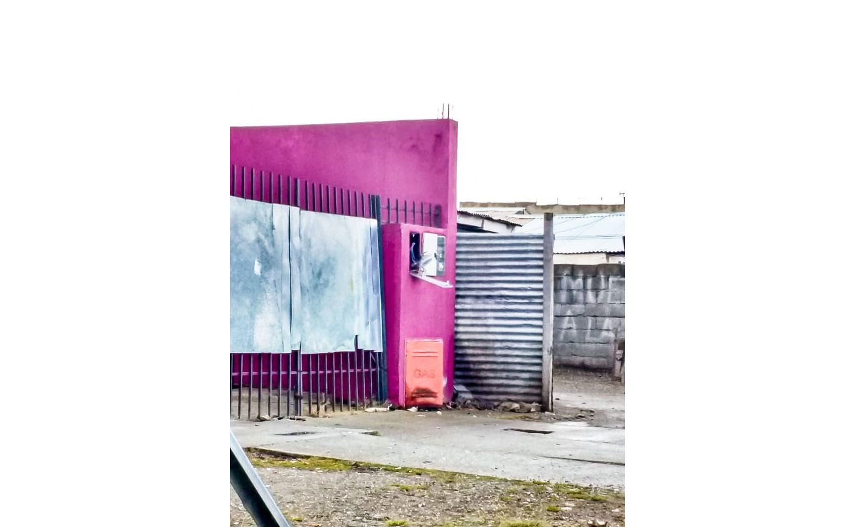 Denuncian corte de energía en la delegación y en la farmacia de la OSEF