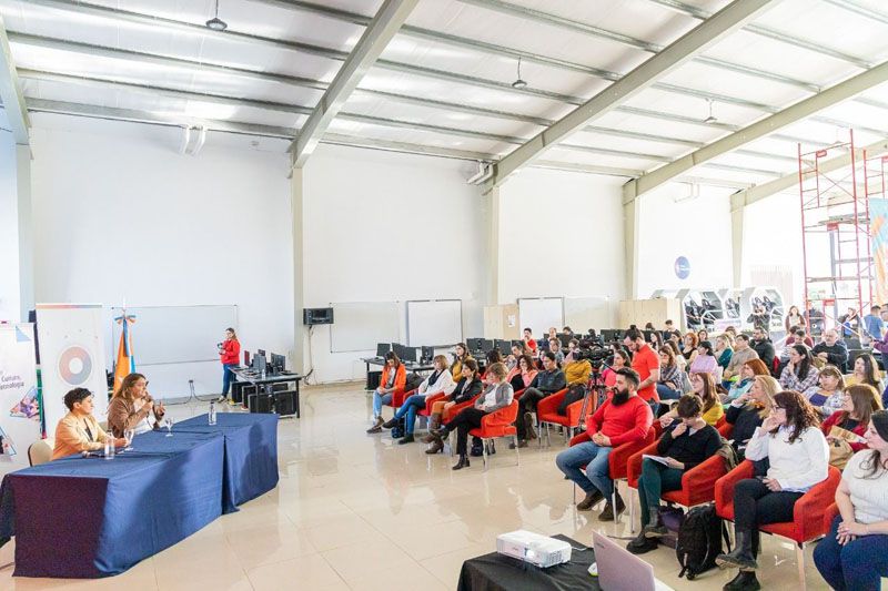 Se lanzó el plan provincial de inclusión digital educativa