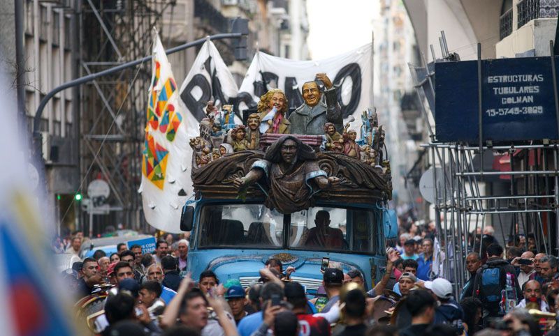 Masiva movilización kirchnerista a Recoleta renueva fricciones entre nación y ciudad antes de la intervención de Cristina