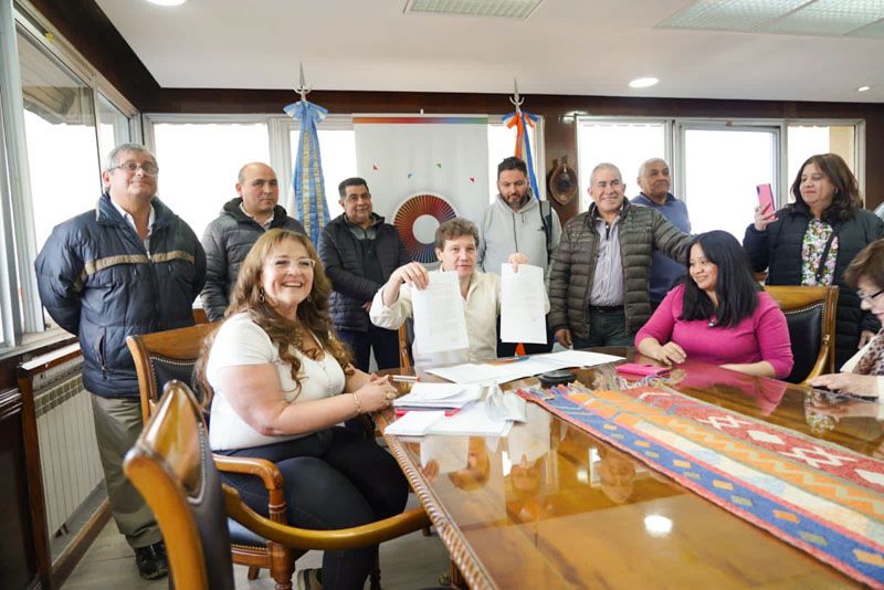 Convenio para llevar el gas a los barrios Colombo, Itatí y Quinta 52