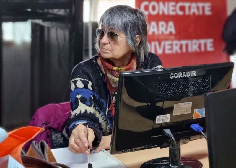 La Municipalidad continúa promoviendo la inclusión tecnológica de adultos mayores