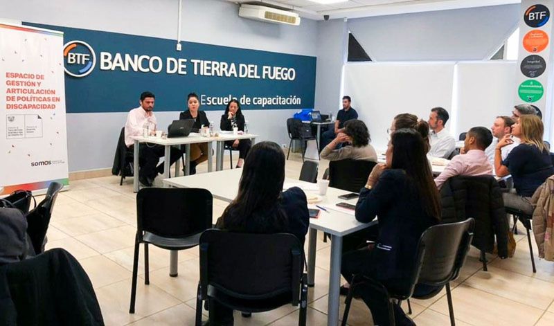El Banco Tierra del Fuego capacitó a su personal en accesibilidad y atención