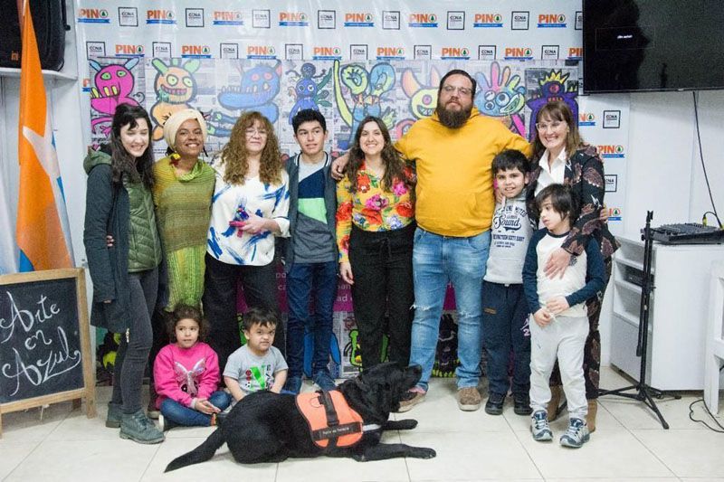 El dispositivo municipal de Terapia Asistida con Perros inauguró su muestra en el CCNA