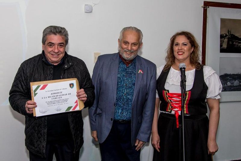 Becerra participó en el 74º aniversario de la llegada de los primeros inmigrantes italianos