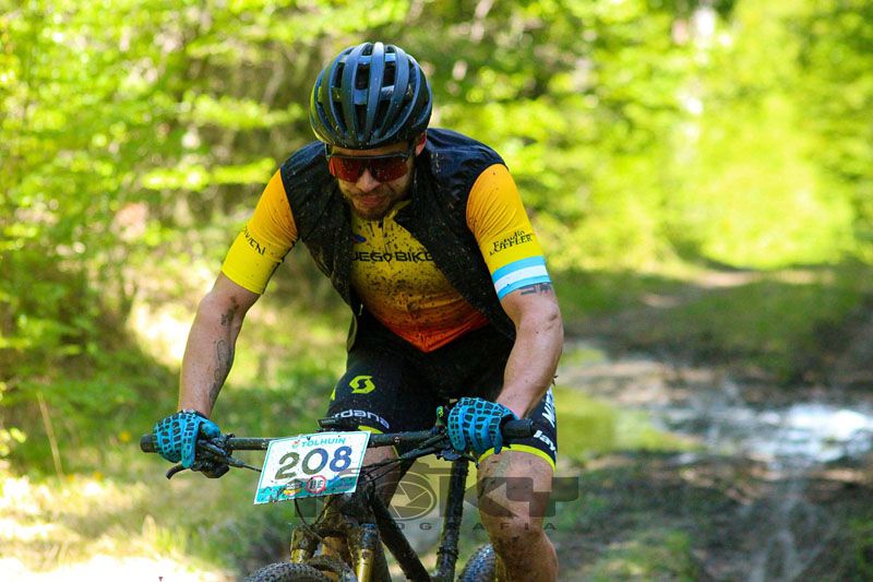 Aarón Pintos ganó de local