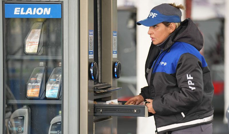 El Gobierno nacional analiza incluir a los combustibles en el programa precios justos