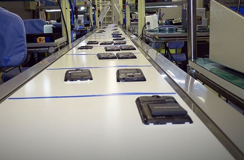 Cesantía de personal en dos electrónicas de Río Grande 