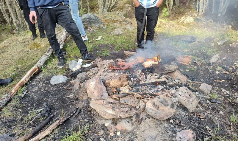 Un detenido y menores demorados por hacer fuego