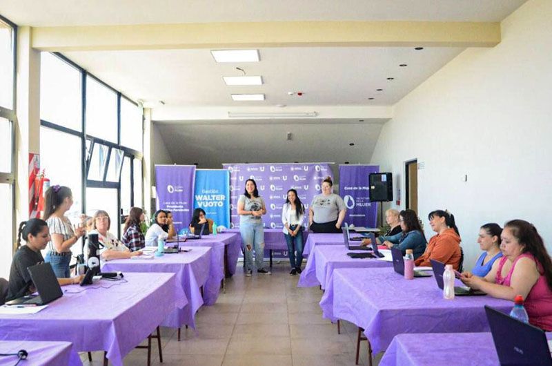 Comenzaron los cursos de verano para emprendedoras de Ushuaia