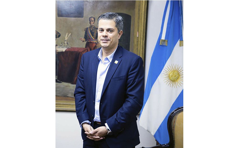 Dachary cargó contra Reino Unido por las fake news