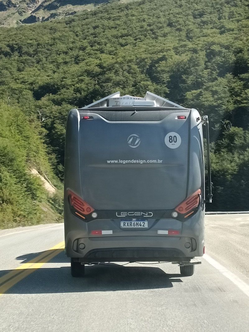 Motorhomes deben estacionar en un predio camino al Parque