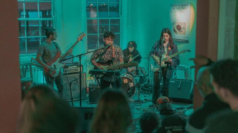 Vecinos disfrutaron de las presentaciones de “Casa Acústica” 