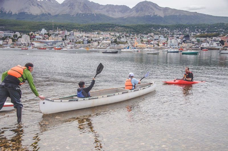 Comienzan los talleres de canotaje, escalada en roca y caminatas