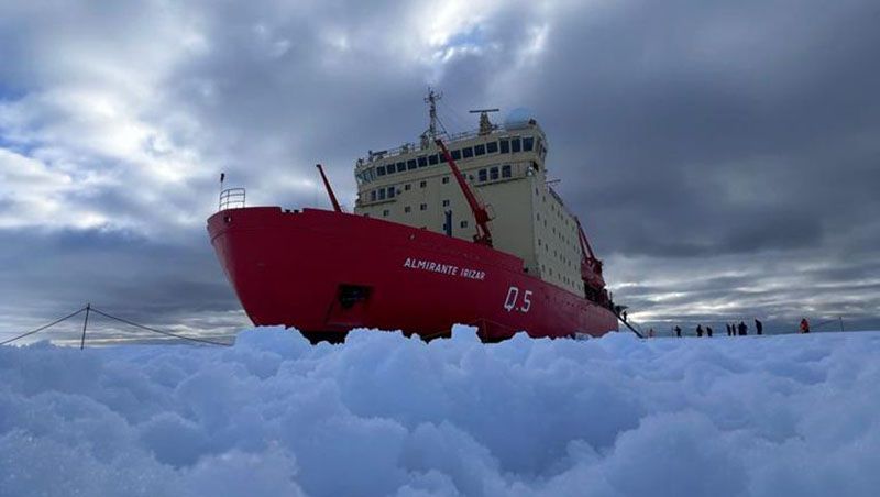 El rompehielos “Irízar” llegó a la Antártida