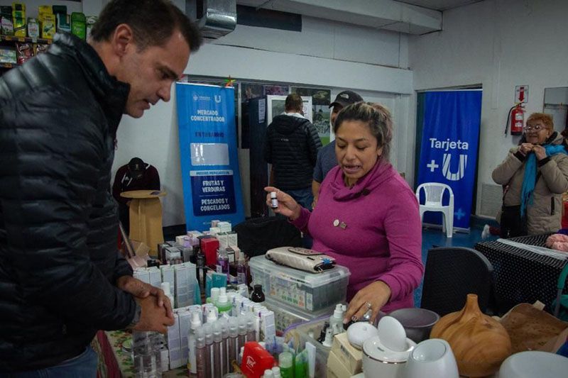 Cientos de vecinos pasaron por el Mercado Concentrador durante el fin de semana