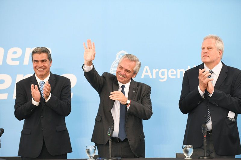 Alberto Fernández valoró el acuerdo paritario con docentes