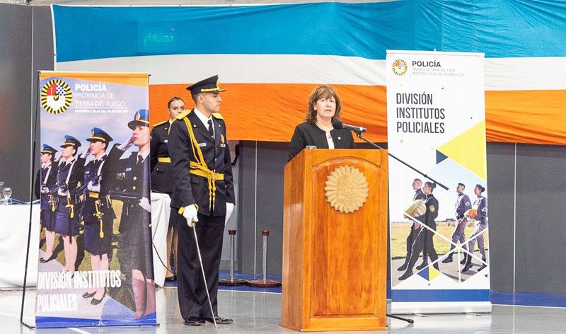 Urquiza destacó la capacitación y el compromiso de la Policía