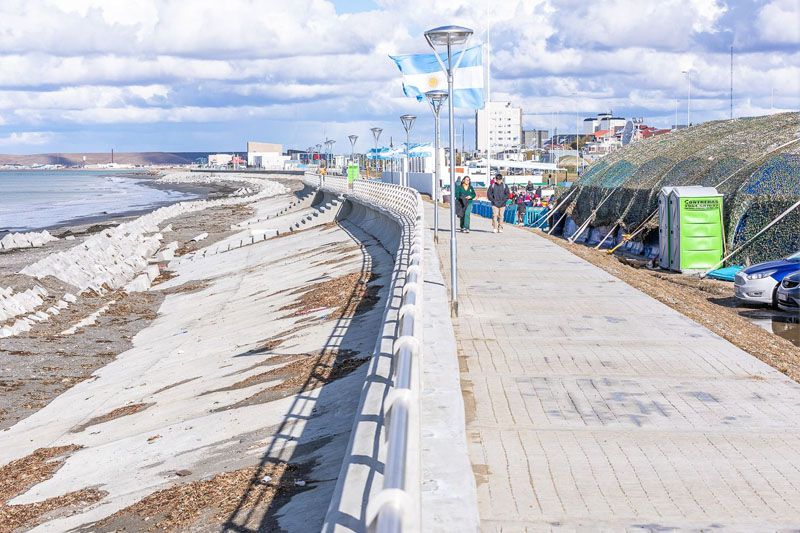 Finalizan los trabajos del nuevo muro y paseo costero 