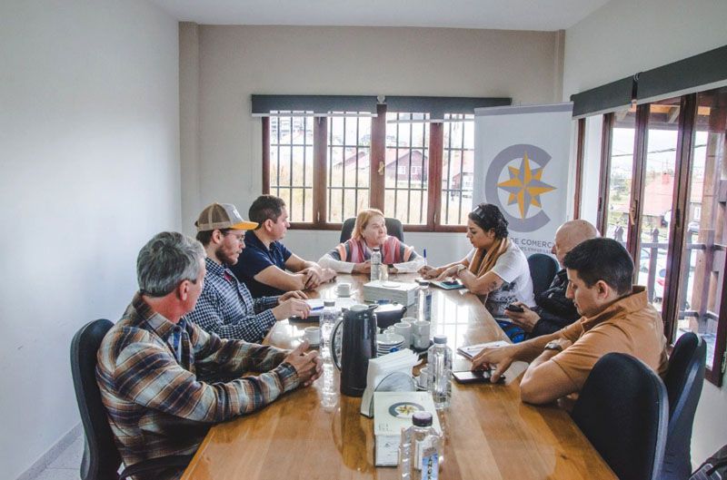 Funcionarios municipales se reunieron con la Cámara de Comercio de Ushuaia