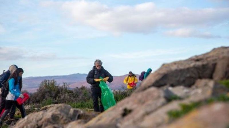 Jornada de limpieza en islas Despard, Casco y Mary Ann