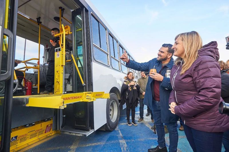 Vuoto anunció la incorporación de 8 nuevos colectivos para transporte público