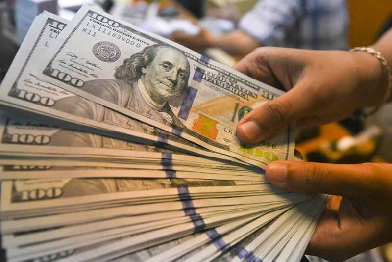 El dólar paralelo arrancó en mayo en alza