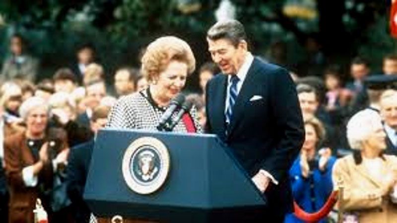 Thatcher cuestiona a Reagan por Malvinas, luego se retracta 