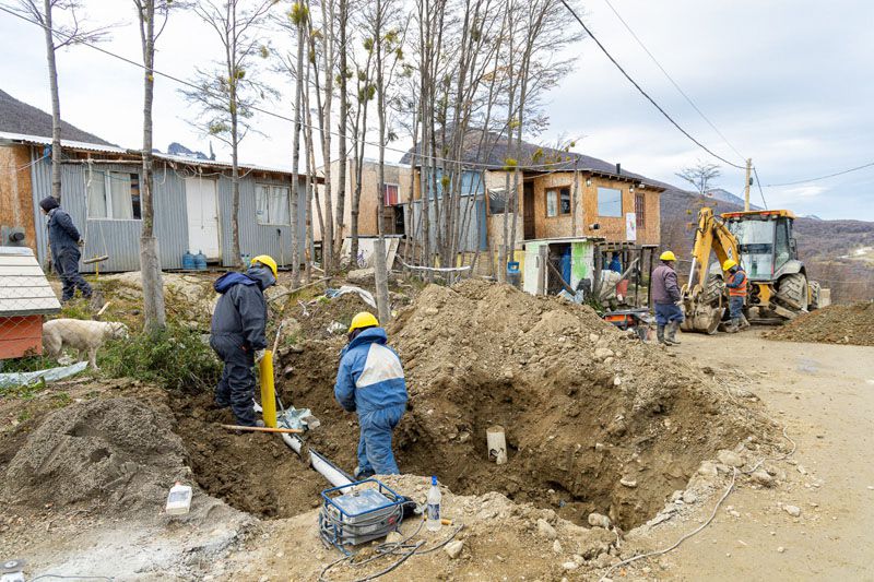 Barrio Las reinas ya tiene las primeras conexiones de agua y cloaca