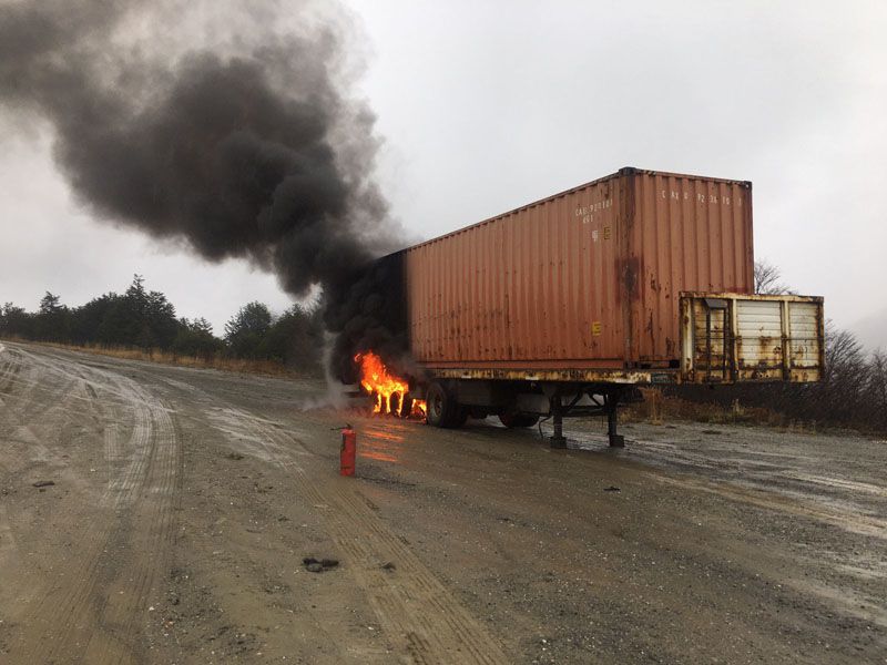 Se incendió un semirremolque mientras circulaba por la Ruta 3